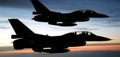 Savaş uçakları Irak sınırında!