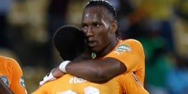 Eboue döndü gözler Drogba’da