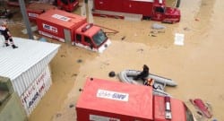 İzmirliler perişan oldu! Sular altında kaldılar