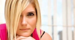 Özge Uzun’un Tv8’e isyanı!