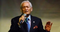 Ünlü ses sanatçısı hayatını kaybetti!