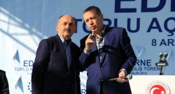 Miting sırasında dikkat çeken pankart!