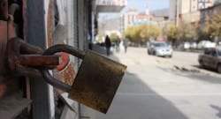 Hakkari’de kepenkler indirildi!