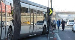 Bayrampaşa’da metrobüs kazası!