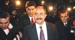 Tatil bavulundan çelişkili şeyler çıktı!