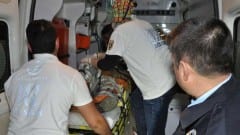 Eşini evde erkekle yakalayınca dehşet saçtı!