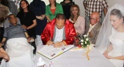 Baba istedi, nikahları hastanede kıyıldı!