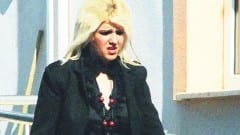 Bebeğin üstündeki kıl olay çözücek!