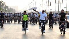 Sisi tasarruf için bisiklet sürdü!