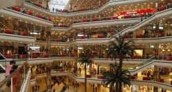 Alışveriş merkezi içindeki banka soyuldu!