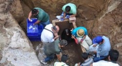 Kanalizasyon kazısı sırasında Roma mezarı bulundu!