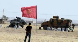 Şanlıurfa sınıra PKK bayrağı astılar!