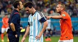 Sneijder, ‘Çakır maç öncesi yorumlardan etkilenmiş olabilir’