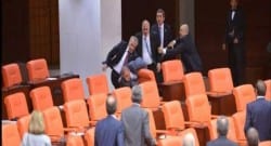TBMM’de MHP ve AK Parti milletvekilleri kavga etti!