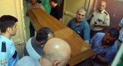 ‘Eşim cenazeme gelmesin, naaşıma dokunmasın’