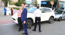 Gelin Damattan bahşiş alan tinerci bahşişi beğenmeyip saldırdı!