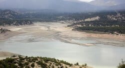 Korkuteli Barajı’ndan korkutan görüntü!