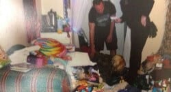 Çocuğunu odasına kilitleyip kapının altından besledi!