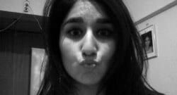 Şarj aleti evi yaktı, pencereden atlayan genç kız hayatını kaybetti!