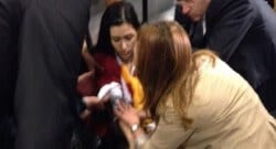 Ünal Aysal’ın basın toplantısı sırasında bir kişi rahatsızlandı!