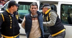 Nikahsız eşi ile ilişkileri olduğunu iddia ettiği 2 arkadaşını silahla vurdu!