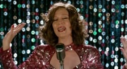 ‘Unutursam Fısılda’ filminin şarkısı liste başı oldu!