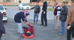 Kaçırılan kadın otomobilden atlayarak kurtuldu!