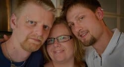 Karı koca aynı adamı sevgili olarak paylaşıyor!