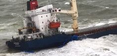 Şile’de kuru yük gemisi kıyıya oturdu!